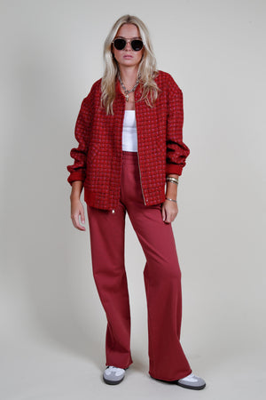 MANTRA | Zeyi Pant - Red