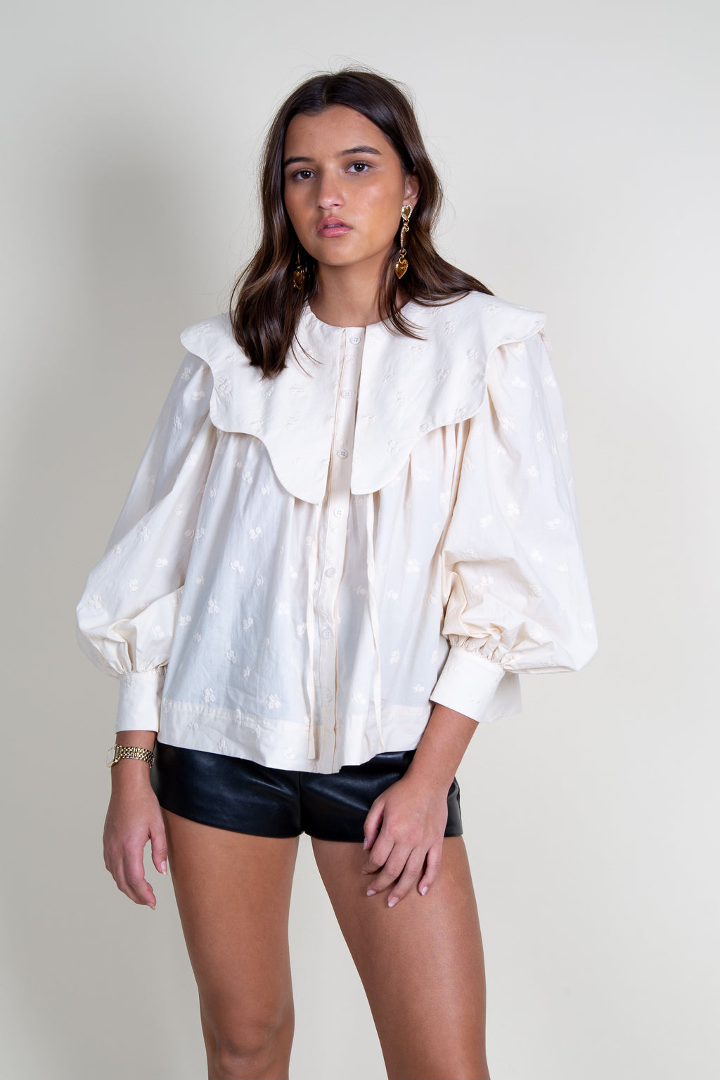 AUREUM | Scallop Collar Blouse - Ivory